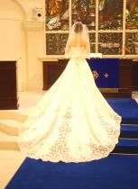 ウェディングドレスを着た新婦様