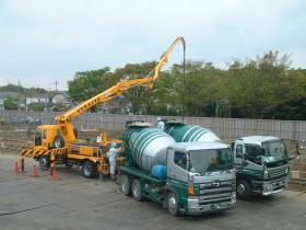 基礎コンクリート圧送施工