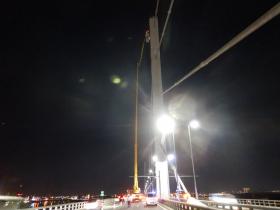 夜間における橋の点検作業状況