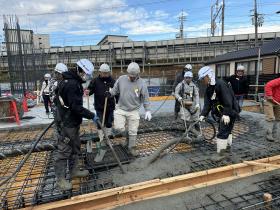 土工事(コンクリート打設)