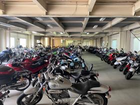 バイク保管風景