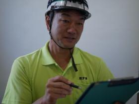 お客様に工事のヒアリングをしています